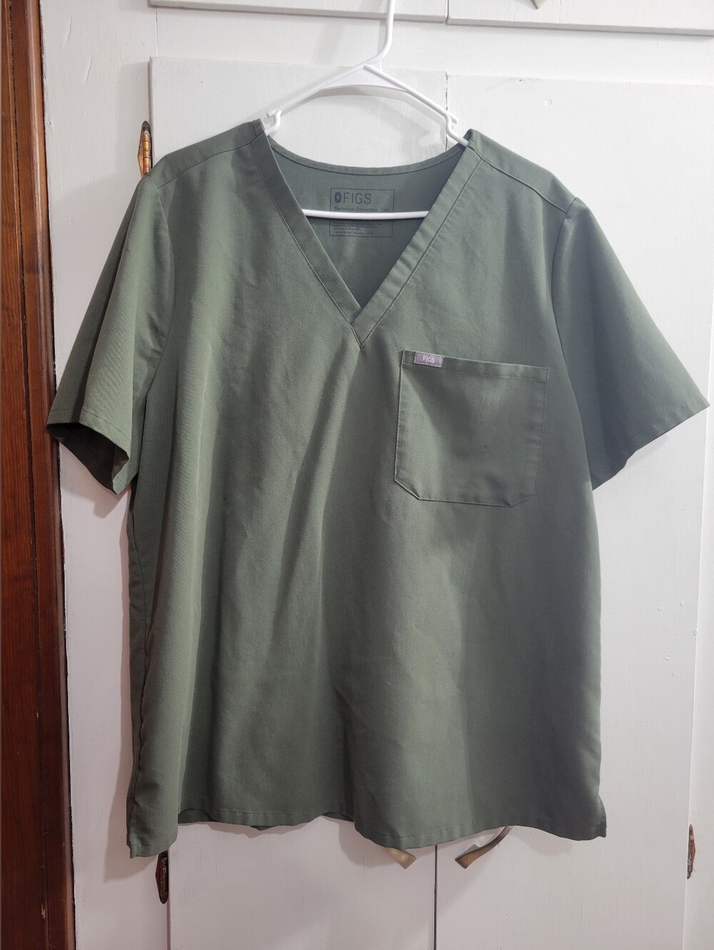 Figs Women's V-Neck Scrub Top in Olive